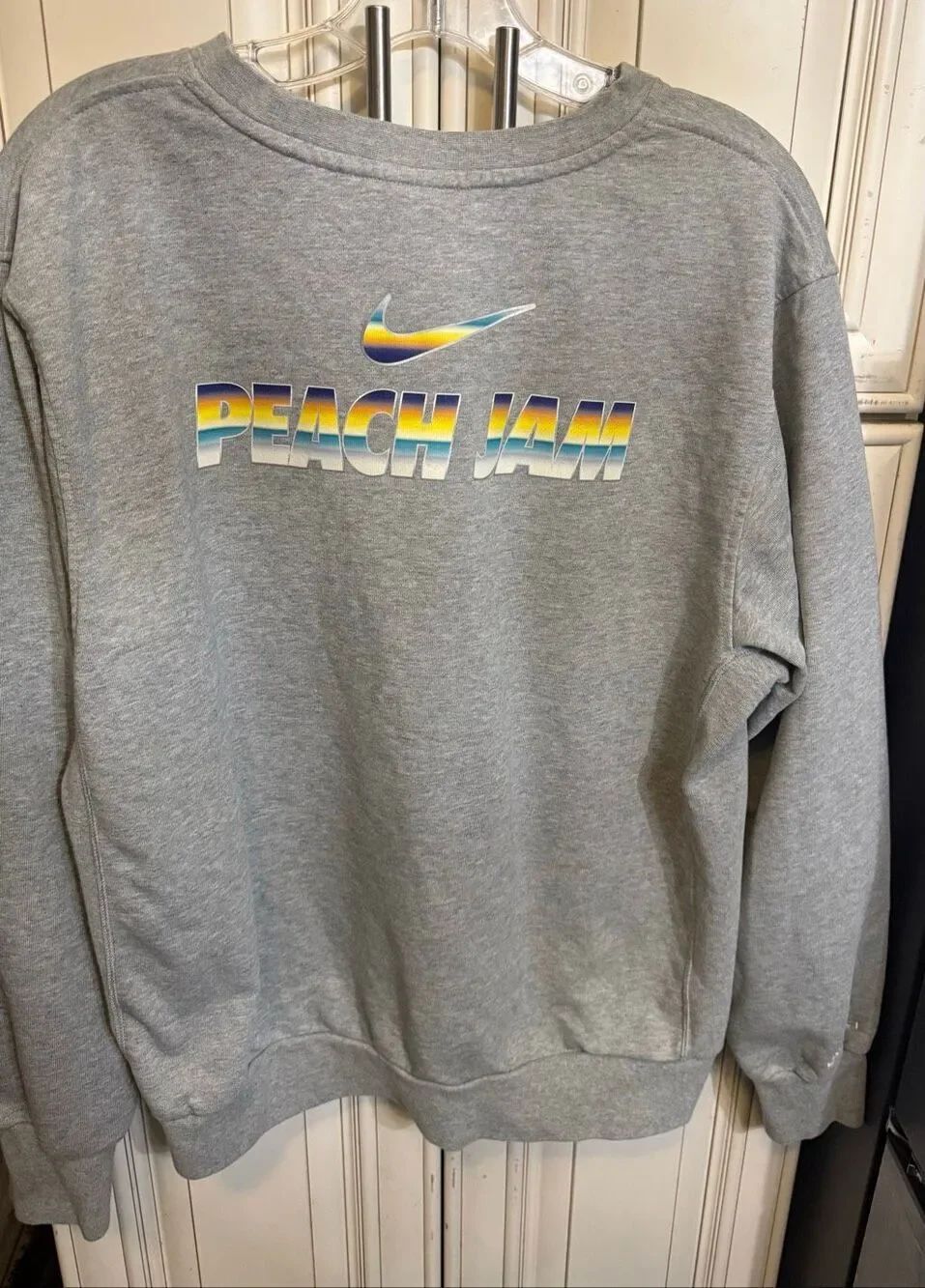Nike Unisex Dri-FIT EYBL Peach Jam Basketball Sweatshirt Heather Gray Medium
